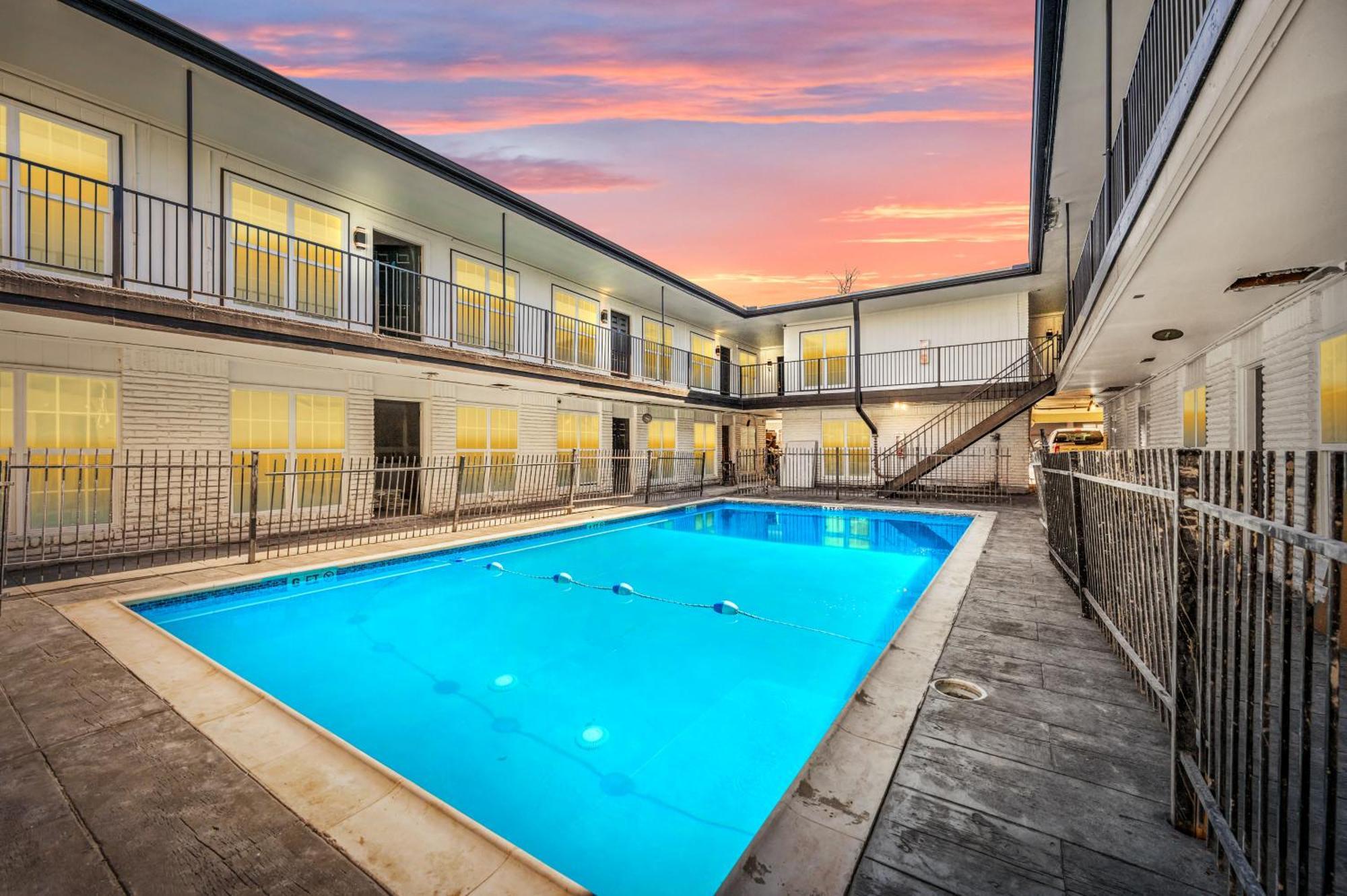 Comfortable 2Br Apt In Vibrant Houston Heights Exterior foto