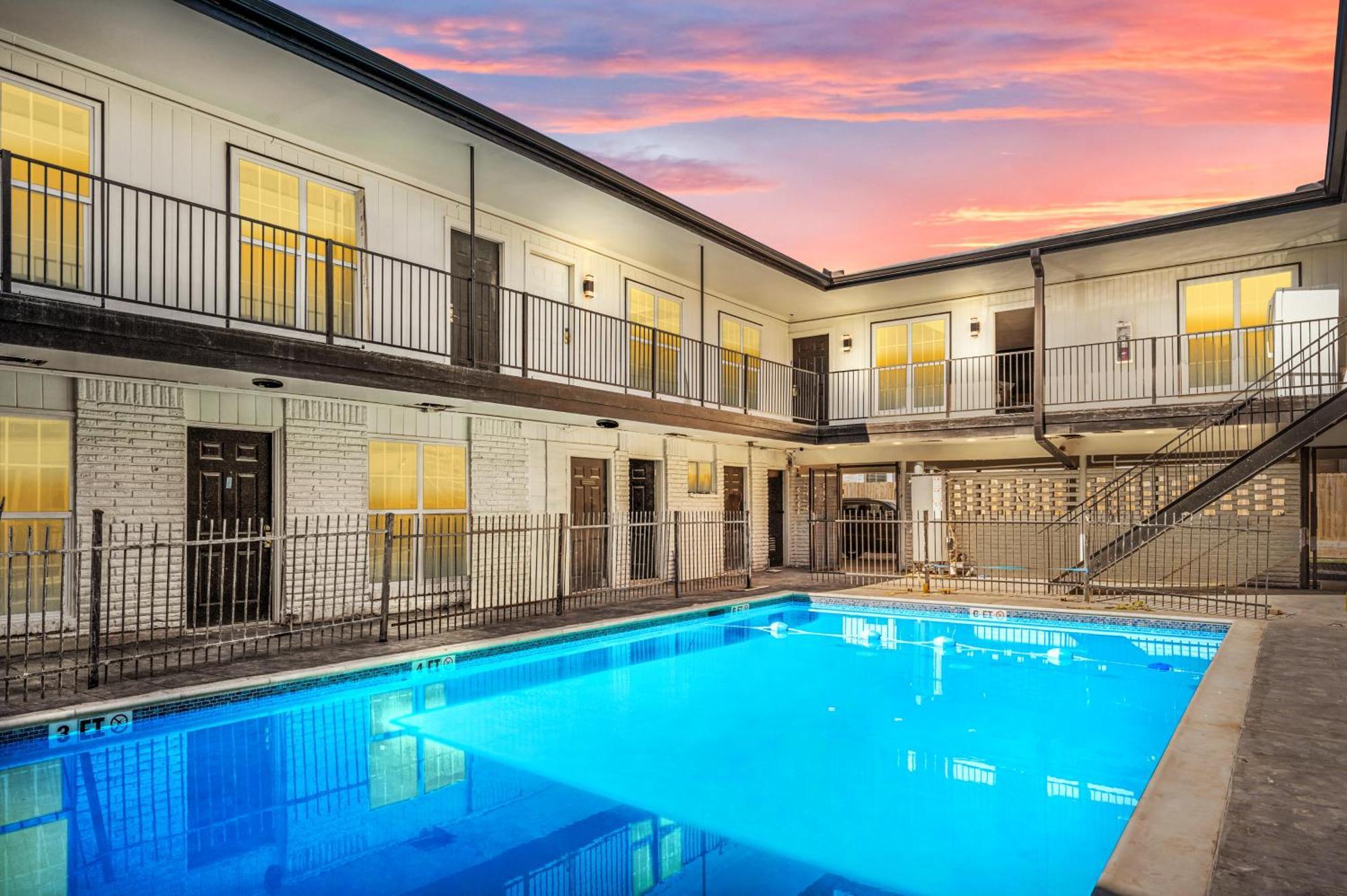 Comfortable 2Br Apt In Vibrant Houston Heights Exterior foto